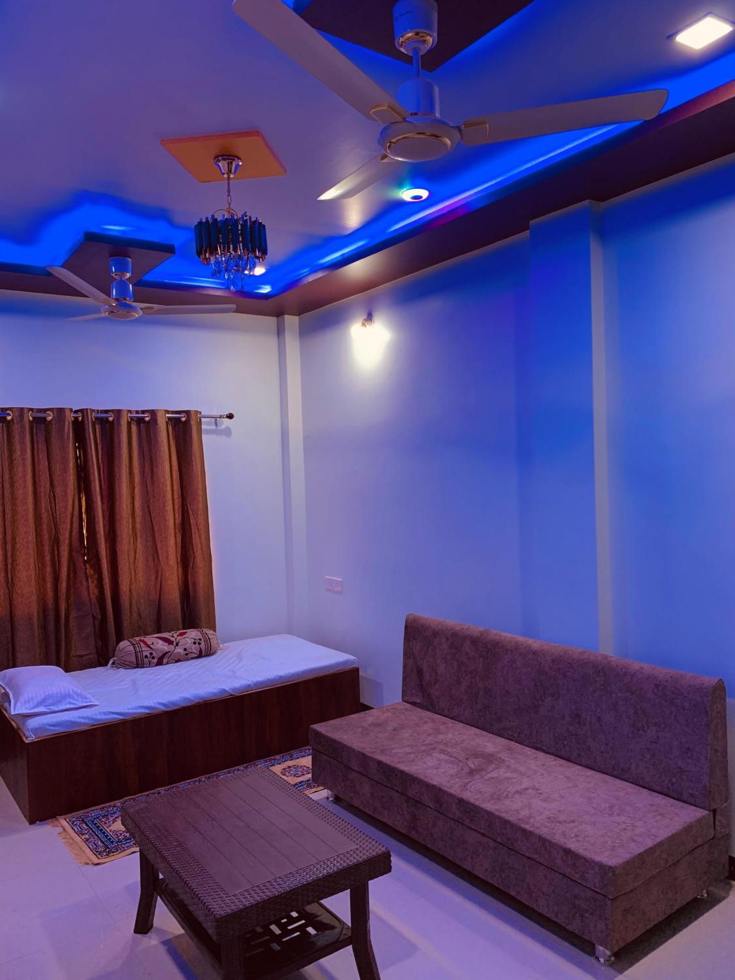 Manjushree Guest House Удджайн Экстерьер фото